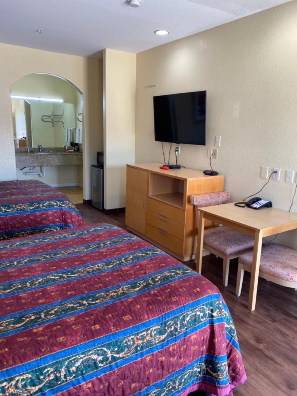 Relax Inn & Suites Angleton Zewnętrze zdjęcie